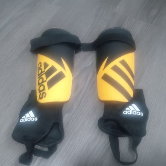 Adidas Youth Shin Guards 🌿 XL - Picture 2 of 5